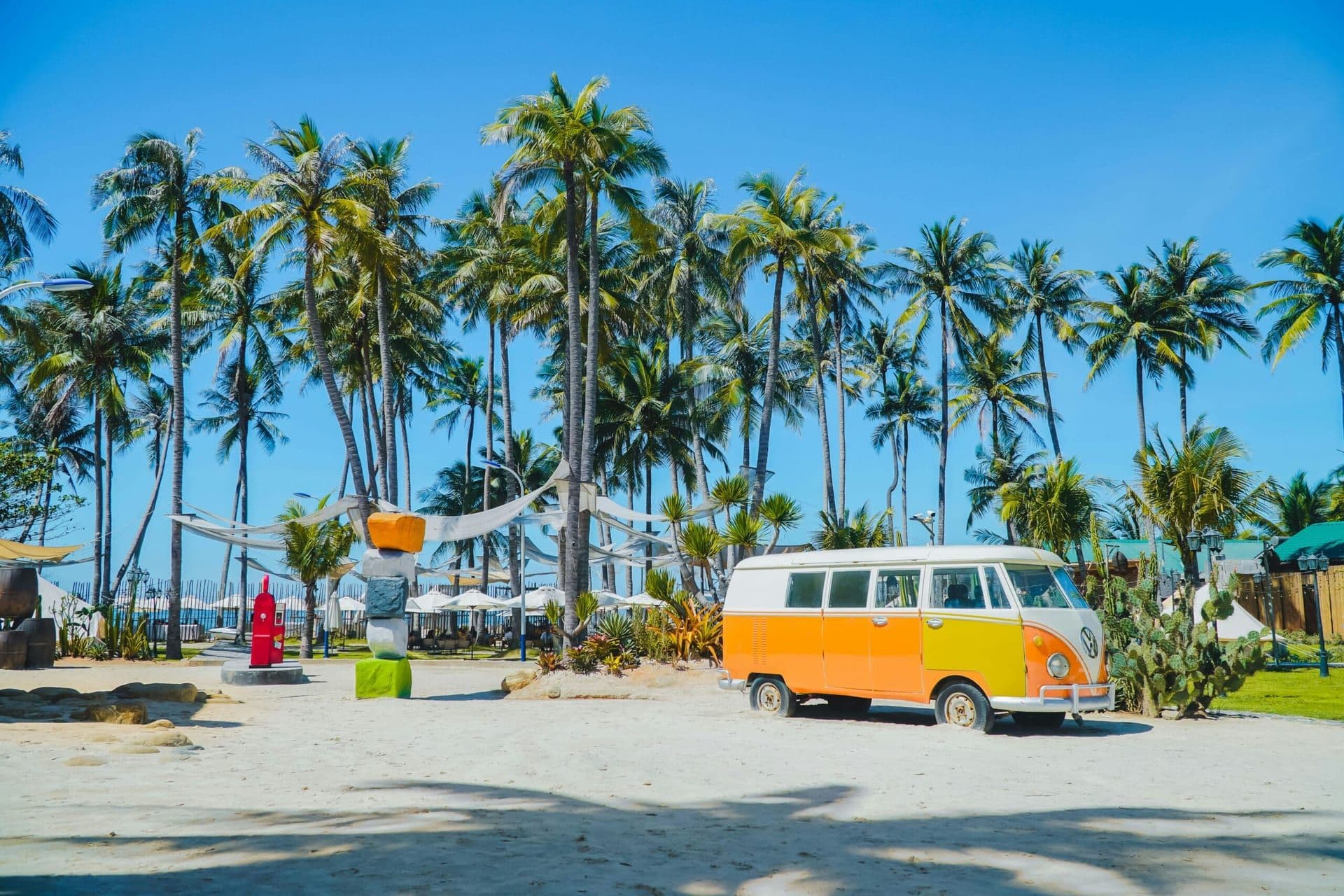 Sunset Vibes and Vibrant Art: The 2023 Laguna Beach Festival of Arts