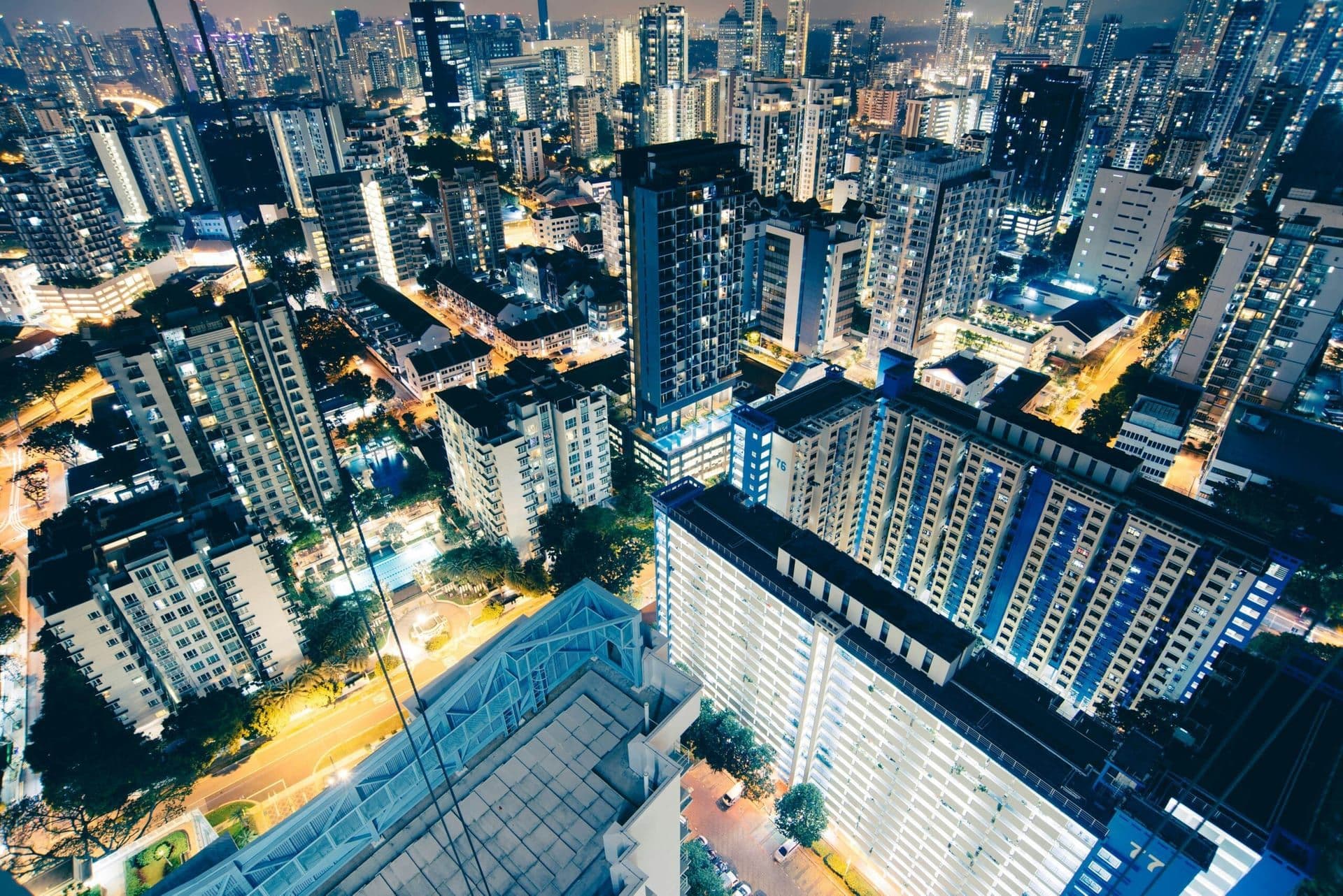 Luxury Real Estate Market in 2025: How High-End Buyers Are Navigating Economic Challenges