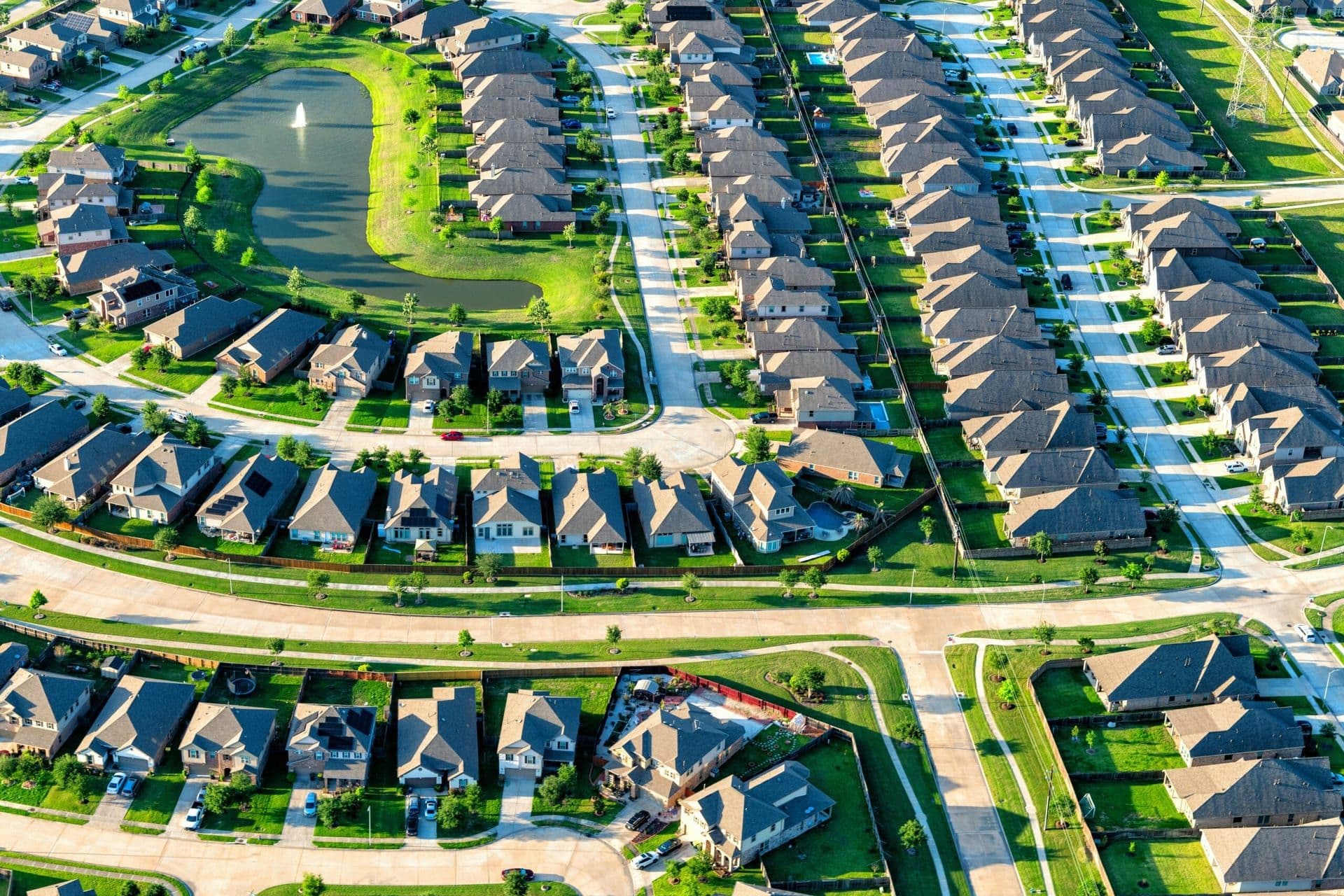 Real Estate Investment Outlook: Opportunities and Risks in 2024