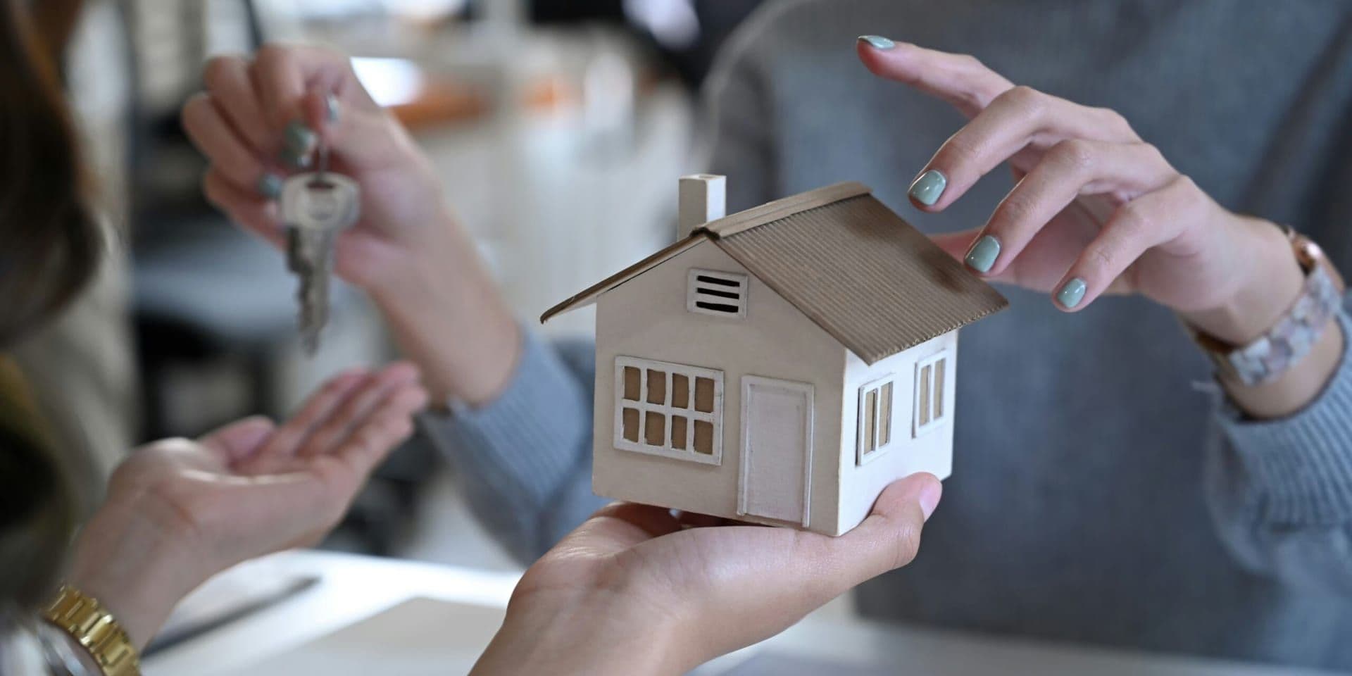 Mortgage Rates Continue Decline, Easing Some Housing Market Pressures
