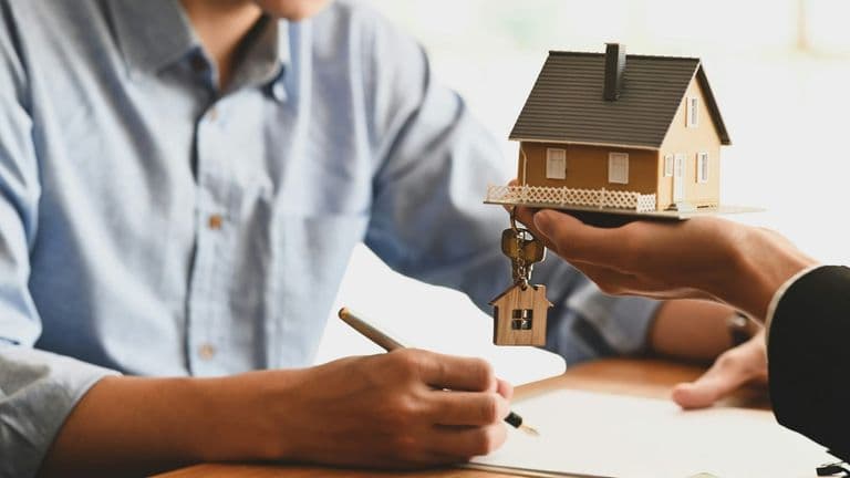 U.S. Existing Home Sales Edge Higher in November as Mortgage Rates Ease, but Affordability Pressures Persist