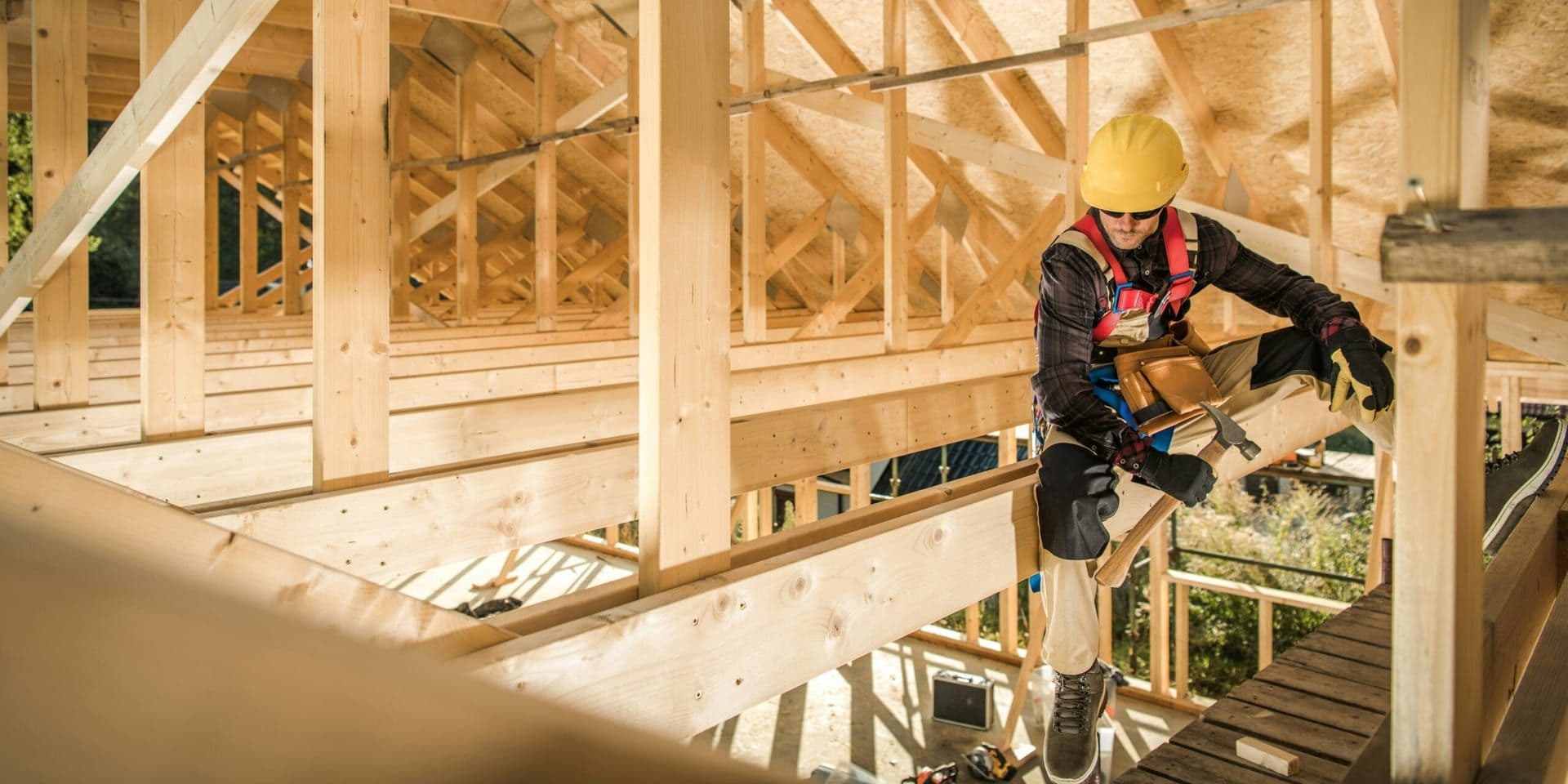 U.S. Homebuilder Sentiment Rises Slightly While Market Challenges Persist