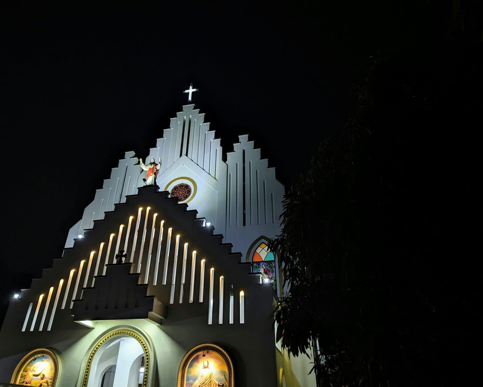 Noche de Altares: Honoring the Departed in Downtown Santa Ana