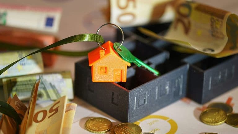 Real Estate Investment Strategies: How to Succeed in a Volatile Market