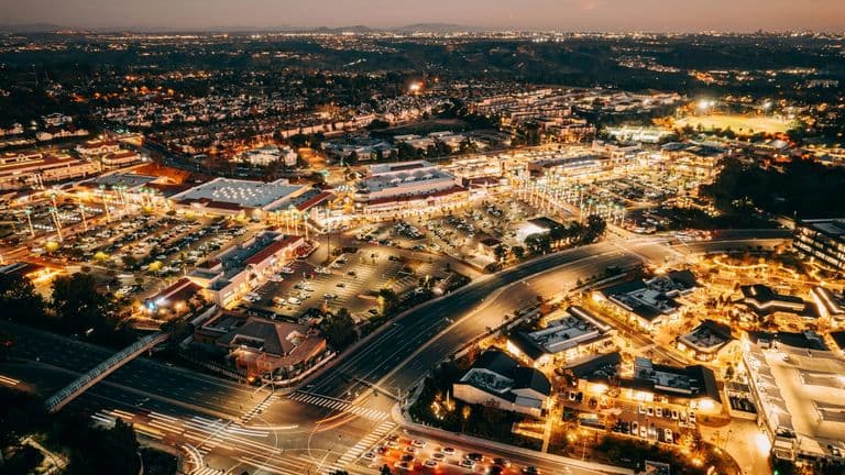 Commercial Real Estate Outlook: The Rise of Logistics and Industrial Spaces in 2024