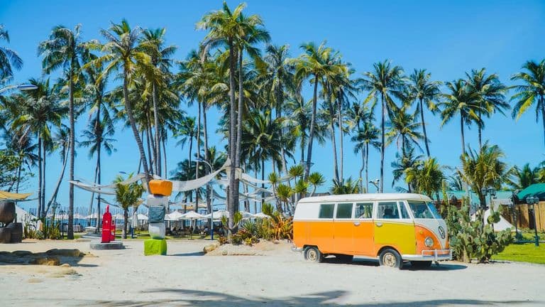 Sunset Vibes and Vibrant Art: The 2023 Laguna Beach Festival of Arts